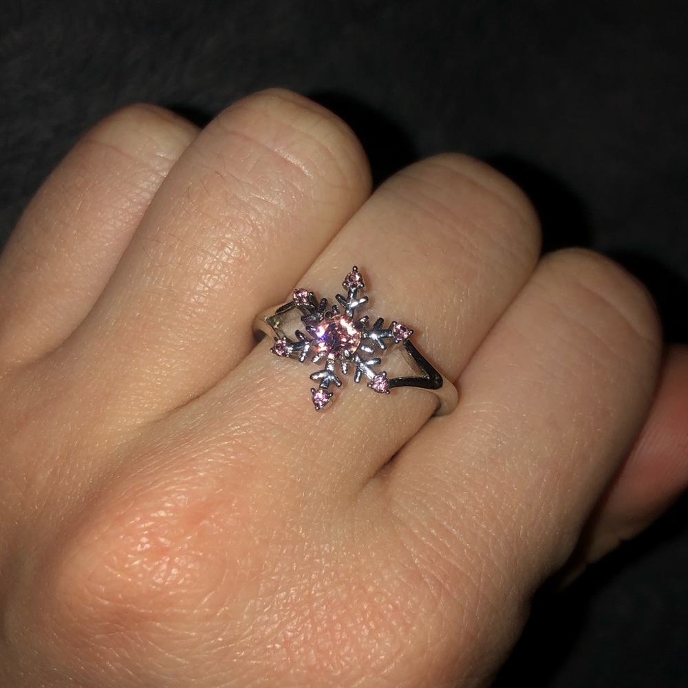 NWT Pink and Silver Fragrant Jewels Snowflake Ring